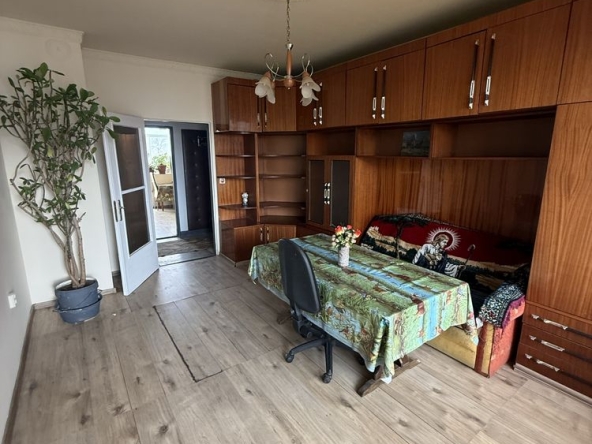 Тристаен апартамент в Варна, Владислав Варненчик - 90 кв.м за 850 €/кв.м - Снимка #1