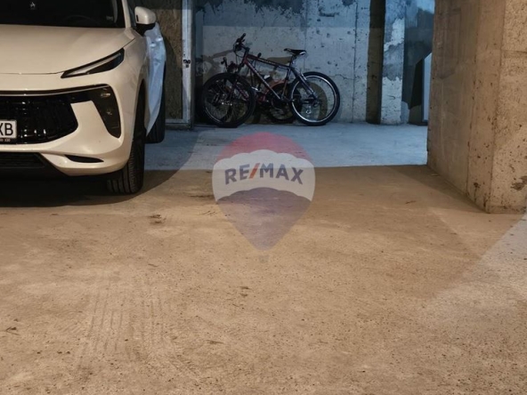 Дава се под наем Гараж / Паркомясто в Варна, Погреби - 12 кв.м за 102 € - Снимка #1