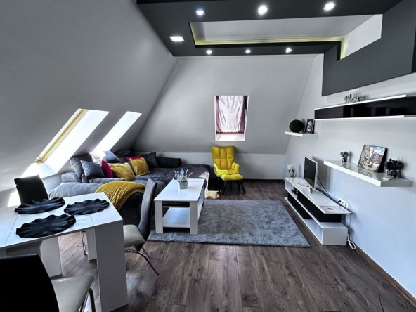 Дава се под наем Двустаен апартамент в София, Карпузица - 70 кв.м за 797.64 € - Снимка #1