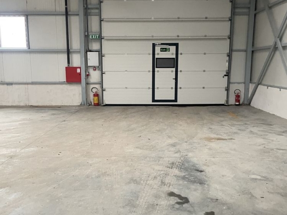 Дава се под наем Склад в с. Каменар, Област Варна - 310 кв.м за 1196.97 € - Снимка #1