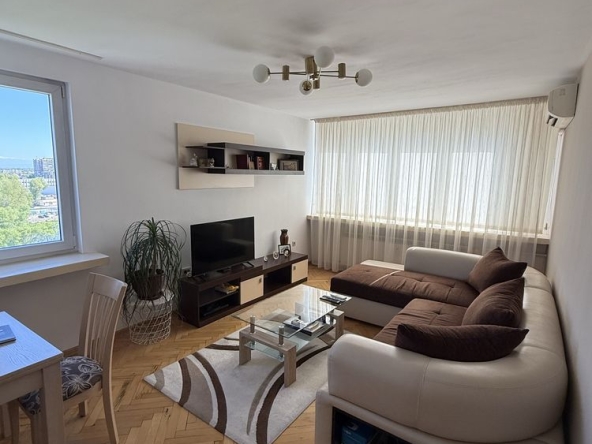 Двустаен апартамент в Пловдив, Център - 66 кв.м за 1125 €/кв.м - Снимка #1