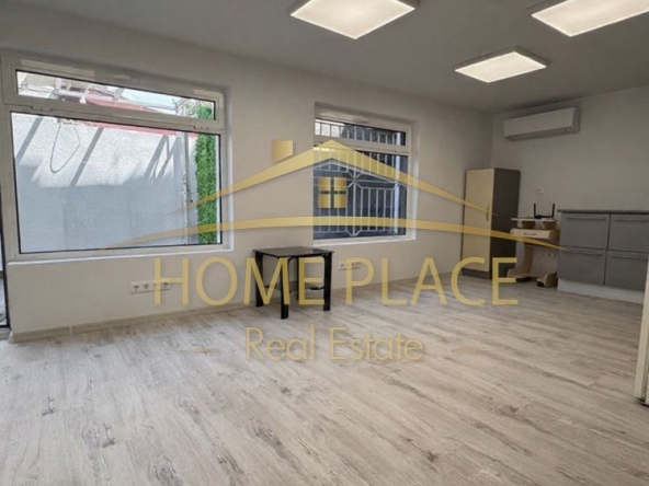 Офис в Варна, Колхозен пазар - 90 кв.м за 901 €/кв.м - Снимка #1