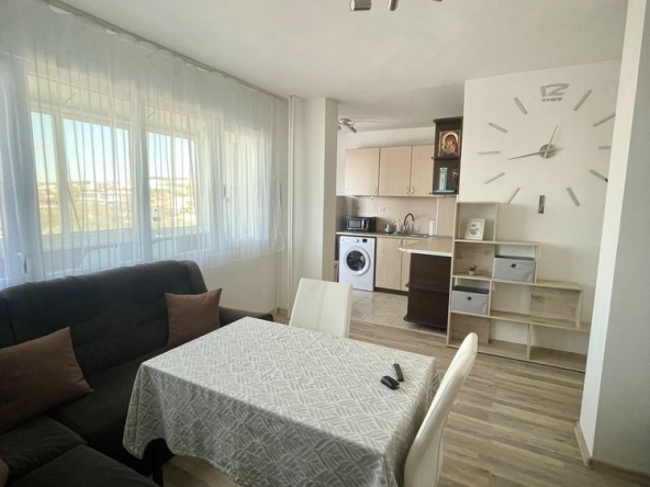 Дава се под наем Двустаен апартамент в Варна, Младост 1 - 65 кв.м за 398.82 € - Снимка #1