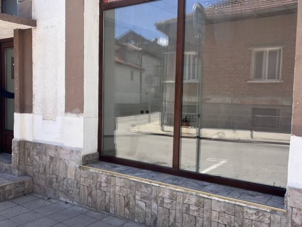 Дава се под наем Офис в Казанлък - 22 кв.м за 298.86 € - Снимка #1