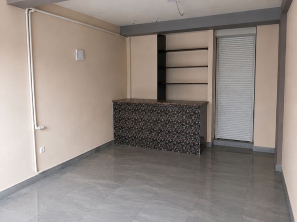 Дава се под наем Магазин в Перник, Изток - 45 кв.м за 348.84 € - Снимка #1