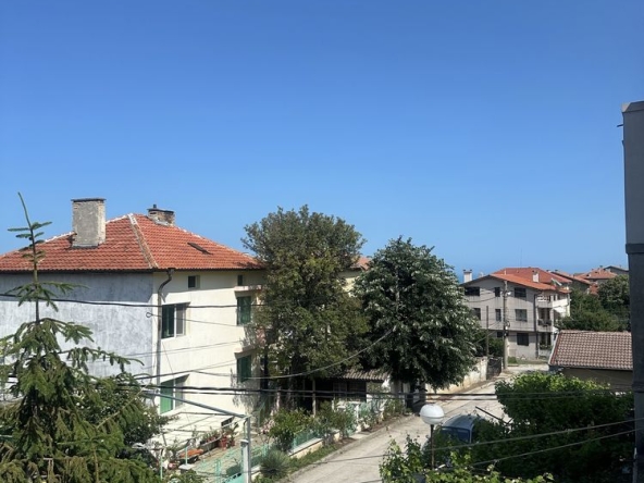 Дава се под наем Етаж от къща в Варна, Виница - 110 кв.м за 648.21 € - Снимка #1