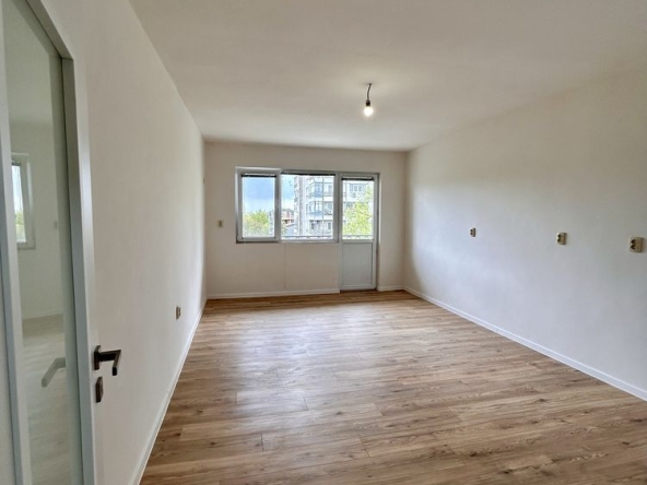 Двустаен апартамент в Шумен, Херсон - 60 кв.м за 1062 €/кв.м - Снимка #1