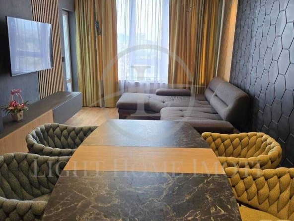 Тристаен апартамент в Пловдив, Съдийски - 125 кв.м за 1167 €/кв.м - Снимка #1