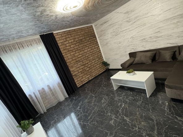 Къща в Разград, Бели Лом - 533 кв.м за 120 €/кв.м - Снимка #1