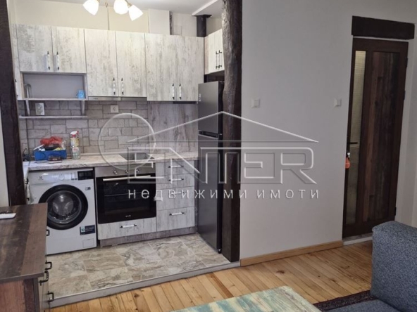 Дава се под наем Едностаен апартамент в Варна, Център - 40 кв.м за 328.95 € - Снимка #1