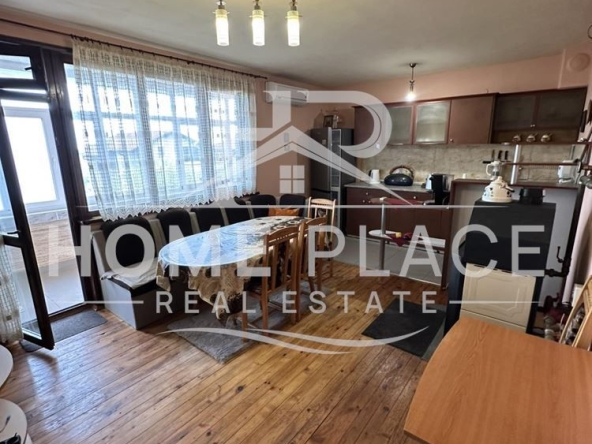 Дава се под наем Тристаен апартамент в Варна, Галата - 120 кв.м за 448.8 € - Снимка #1