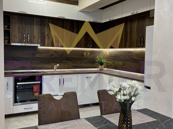 Дава се под наем Къща в Варна, Възраждане 3 - 200 кв.м за 1122 € - Снимка #1