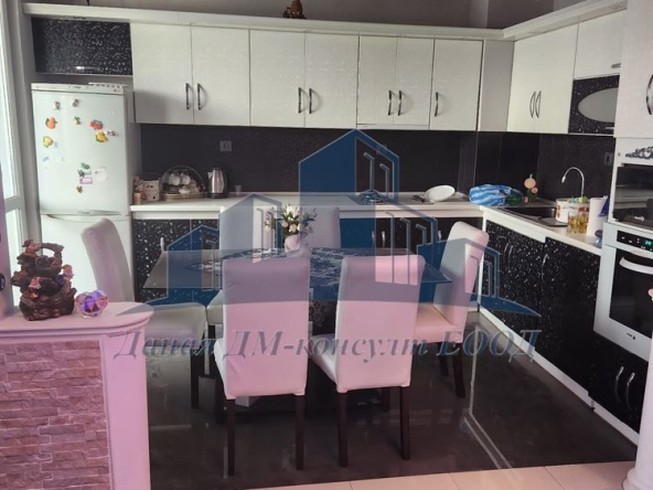 Тристаен апартамент в Шумен, Пазара - 95 кв.м за 1342 €/кв.м - Снимка #1