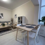 Дава се под наем Тристаен апартамент в Бургас, Център - 85 кв.м за 612 € - Снимка #1