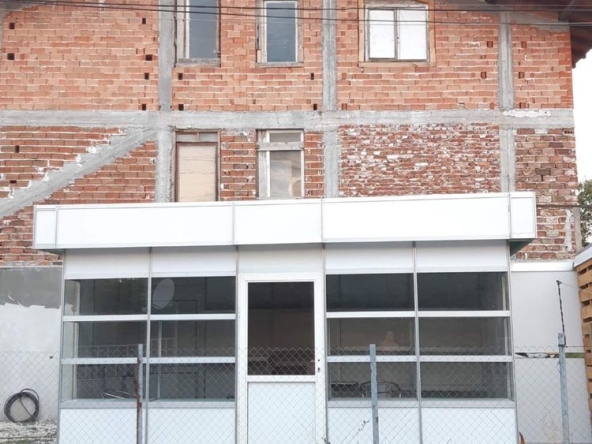 Магазин в Пловдив, Беломорски - 15 кв.м за 143 €/кв.м - Снимка #1