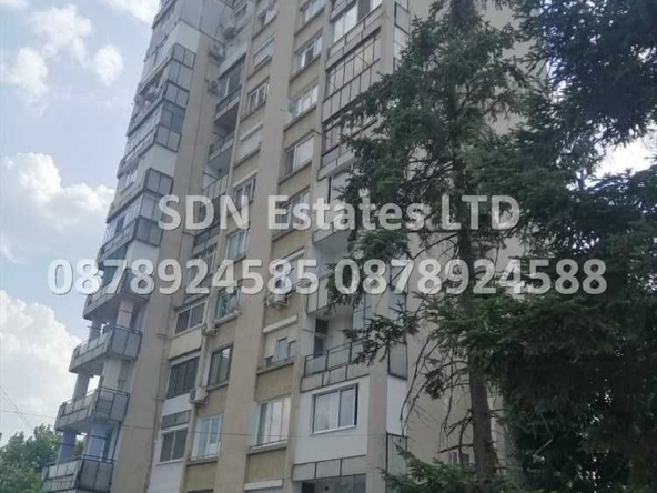 Тристаен апартамент в Казанлък - 96 кв.м за 489 €/кв.м - Снимка #1