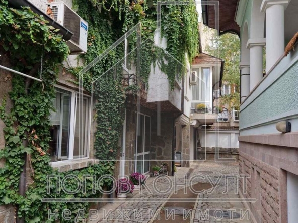 Къща в Пазарджик, Идеален център - 891 кв.м за 623 €/кв.м - Снимка #1