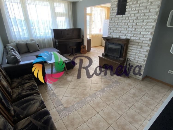 Четиристаен апартамент в Варна, Център - 80 кв.м за 2313 €/кв.м - Снимка #1