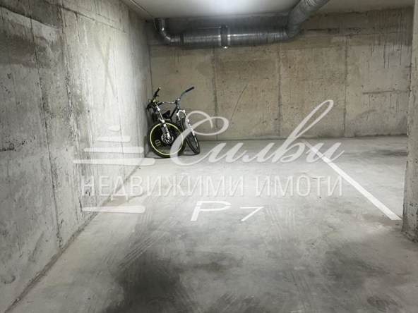 Дава се под наем Гараж / Паркомясто в Шумен, Център - 13 кв.м за 127.5 € - Снимка #1