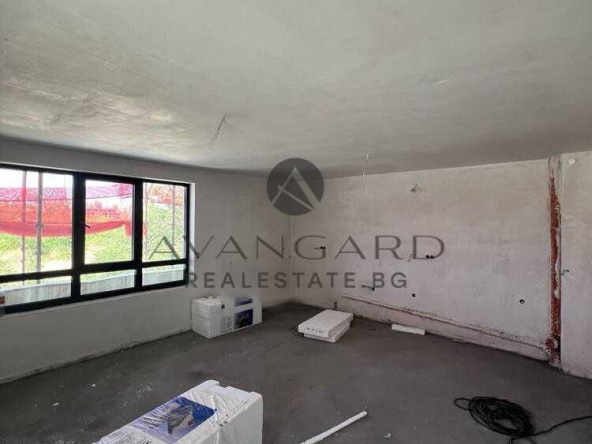 Тристаен апартамент в Пловдив, Христо Смирненски - 111 кв.м за 1232 €/кв.м - Снимка #1