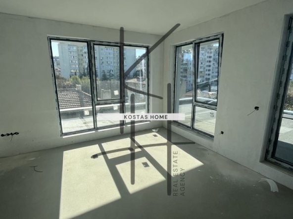 Двустаен апартамент в Варна, Аспарухово - 111 кв.м за 1113 €/кв.м - Снимка #1