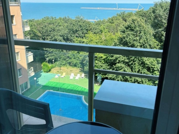 Дава се под наем Двустаен апартамент в к.к. Златни пясъци - 40 кв.м за 331.5 € - Снимка #1