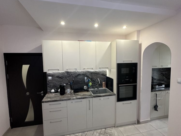 Тристаен апартамент в Пловдив, Южен - 93 кв.м за 1489 €/кв.м - Снимка #1