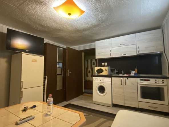 Дава се под наем Едностаен апартамент в Шумен, Гривица - 27 кв.м за 153 € - Снимка #1