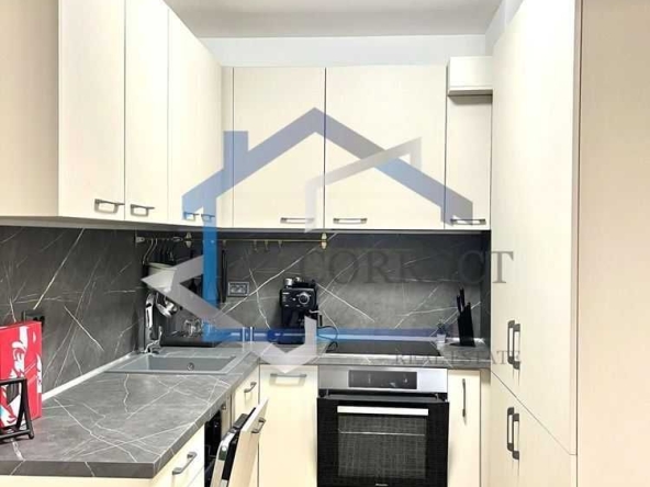 Дава се под наем Двустаен апартамент в к.к. Св.Св. Константин и Елена - 75 кв.м за 1020 € - Снимка #1