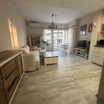 Дава се под наем Двустаен апартамент в к.к. Св.Св. Константин и Елена - 80 кв.м за 600 € - Снимка #1