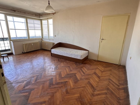 Дава се под наем Двустаен апартамент в Русе, Хъшове - 69 кв.м за 52000 € - Снимка #1