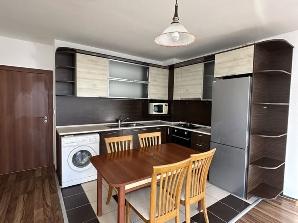 Тристаен апартамент в Варна, Възраждане 1 - 89 кв.м за 1852 €/кв.м - Снимка #1