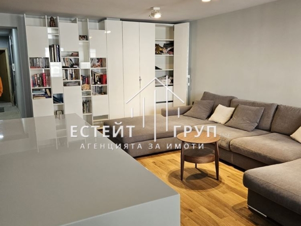 Двустаен апартамент в Варна, Център - 95 кв.м за 2169 €/кв.м - Снимка #1