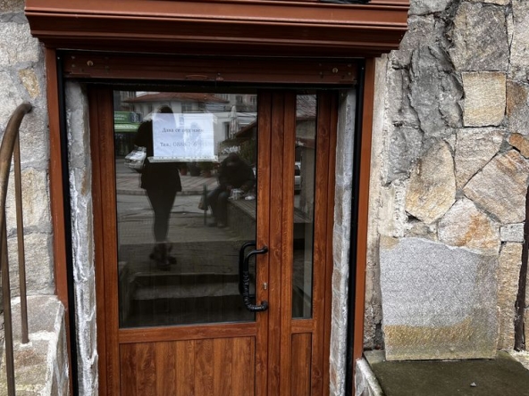 Дава се под наем Магазин в Смолян, Устово - 50 кв.м за 102 € - Снимка #1