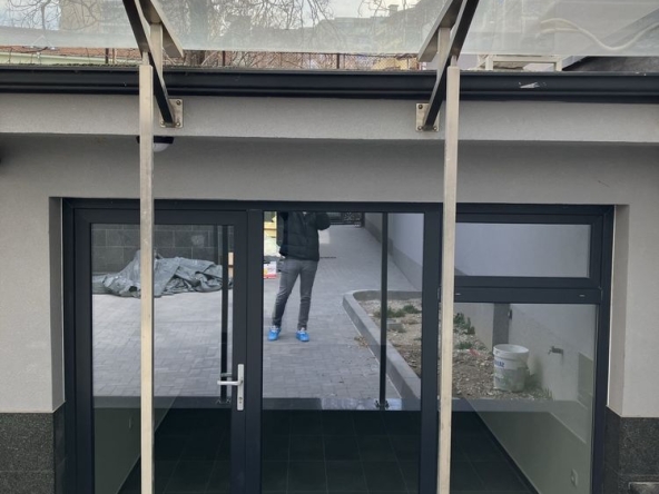 Дава се под наем Офис в Пловдив, Мараша - 30 кв.м за 300 € - Снимка #1