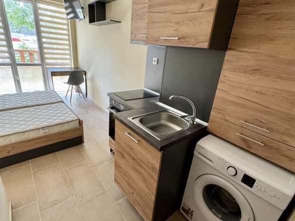 Дава се под наем Едностаен апартамент в Велико Търново, Бузлуджа - 23 кв.м за 203.49 € - Снимка #1