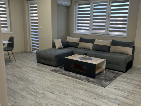 Дава се под наем Двустаен апартамент в Пазарджик, Младост - 67 кв.м за 306 € - Снимка #1