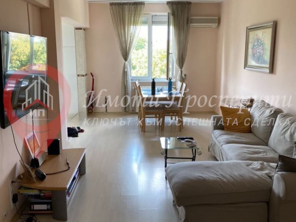 Дава се под наем Двустаен апартамент в София, Център - 75 кв.м за 920 € - Снимка #1