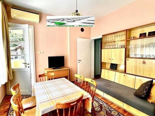 Дава се под наем Етаж от къща в Пловдив, Кършияка - 120 кв.м за 600 € - Снимка #1