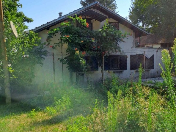 Къща в Плевен, Идеален център - 110 кв.м за 691 €/кв.м - Снимка #1