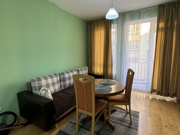 Дава се под наем Двустаен апартамент в Елин Пелин - 60 кв.м за 306 € - Снимка #1