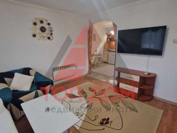 Дава се под наем Двустаен апартамент в Варна, м-т Траката - 60 кв.м за 438.6 € - Снимка #1