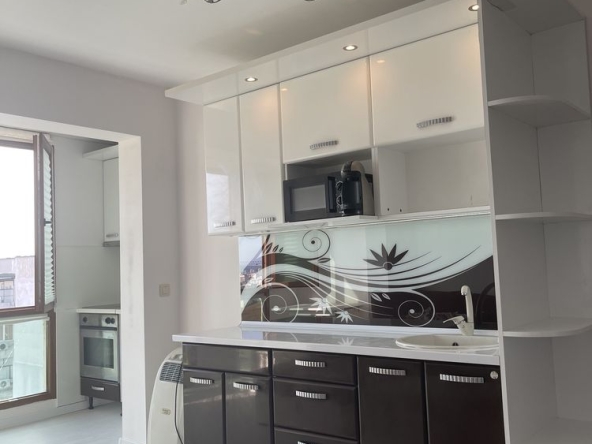 Дава се под наем Двустаен апартамент в Варна, Възраждане 1 - 60 кв.м за 408 € - Снимка #1