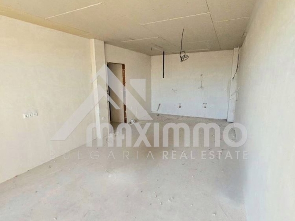 Двустаен апартамент в к.к. Св.Св. Константин и Елена - 74 кв.м за 1879 €/кв.м - Снимка #1