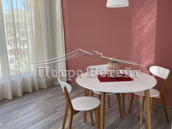 Дава се под наем Двустаен апартамент в Варна, Гръцка махала - 70 кв.м за 433.5 € - Снимка #1