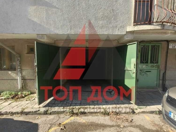 Гараж / Паркомясто в Варна, Лятно кино Тракия - 18 кв.м за 2223 €/кв.м - Снимка #1