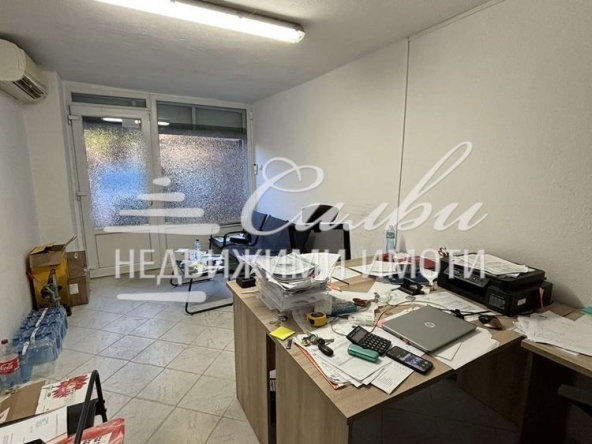 Дава се под наем Магазин в Шумен, Математическа гимназия - 23 кв.м за 214.2 € - Снимка #1