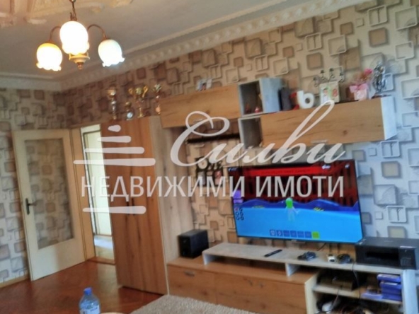 Тристаен апартамент в Шумен, Тракия - 84 кв.м за 1093 €/кв.м - Снимка #1