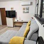 Дава се под наем Тристаен апартамент в Бургас, Център - 85 кв.м за 1122 € - Снимка #1