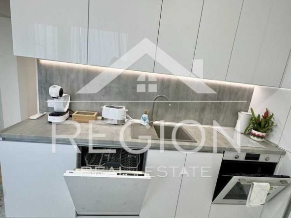 Дава се под наем Четиристаен апартамент в Варна, Левски - 120 кв.м за 969 € - Снимка #1